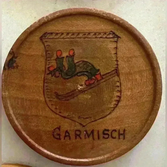 Vintage handmade set of 5 German coat of arms wooden coasters folk art - Picture 4 of 7